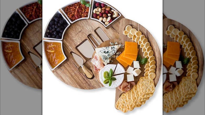 Round charcuterie board
