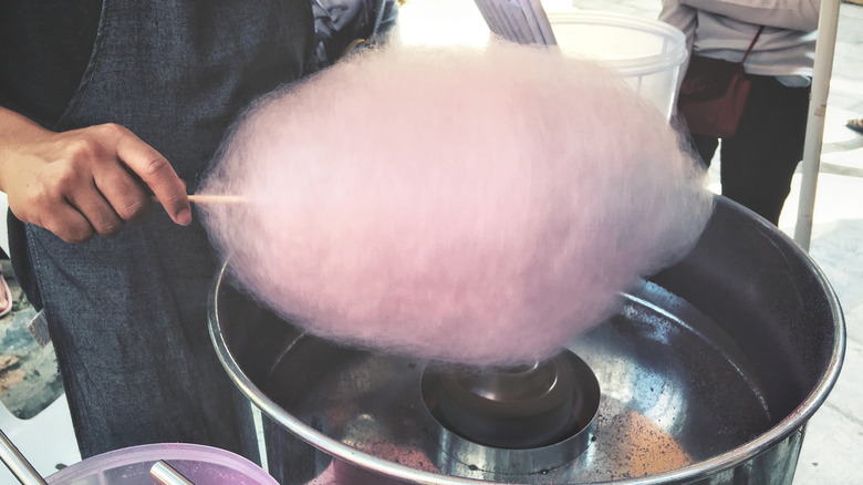 Cotton candy machine