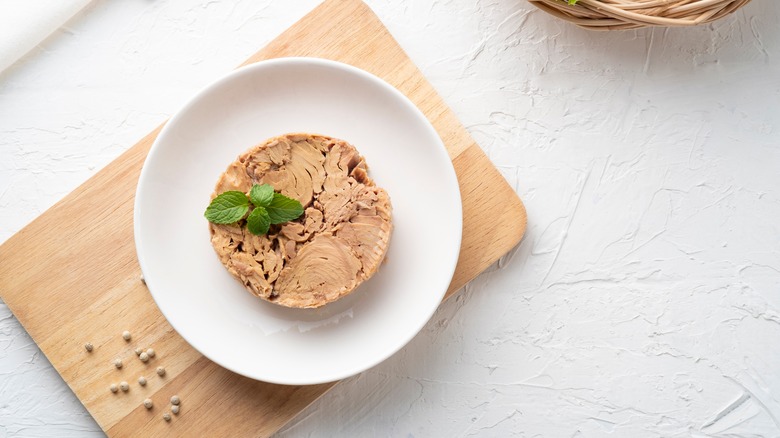 Canned tuna pate with garnish