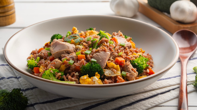 Tuna fish stir fry in a bowl