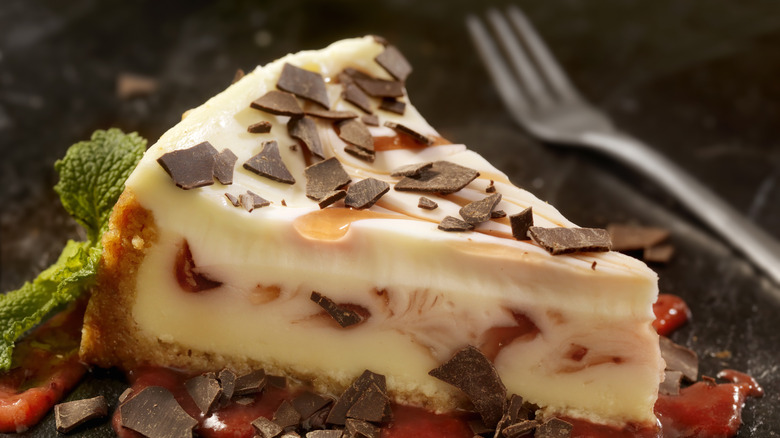 swirl cheesecake with chocolate shavings