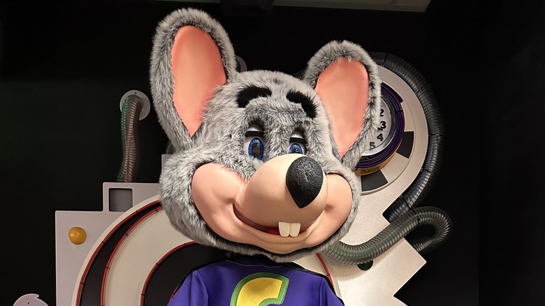 Chuck E. Cheese costume