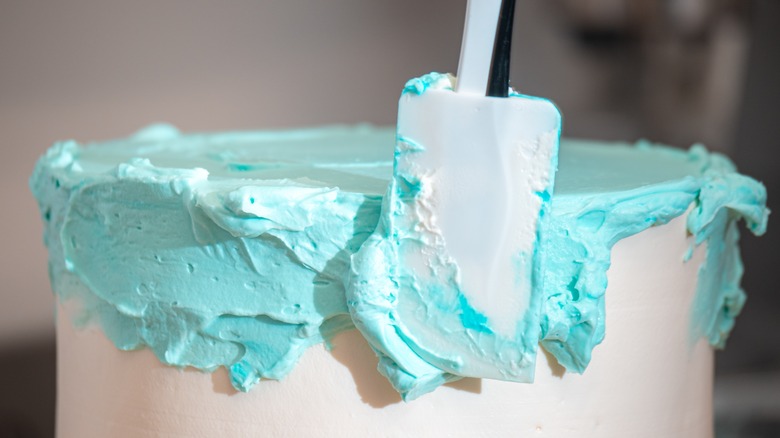 frosting a cake