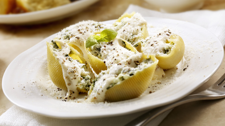 Cheesy stuffed pasta shells