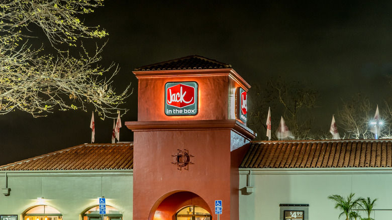 Jack in the Box restaurant exterior