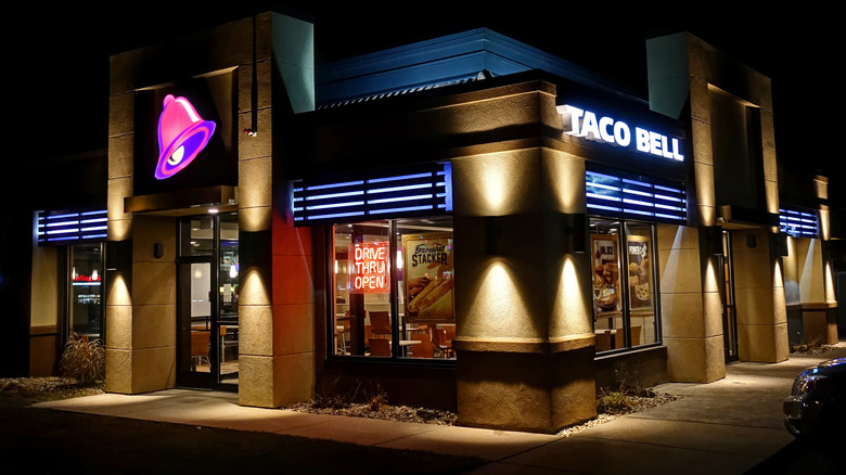 Taco Bell restaurant exterior