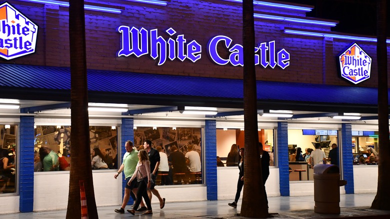 White Castle restaurant exterior