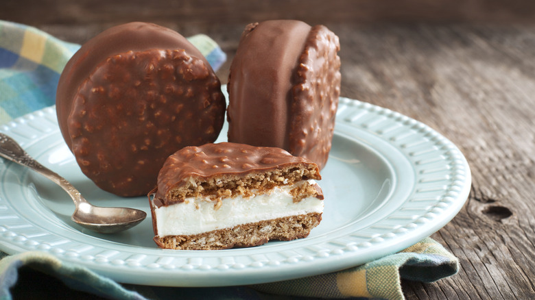 Ice cream oatmeal cookie sandwich