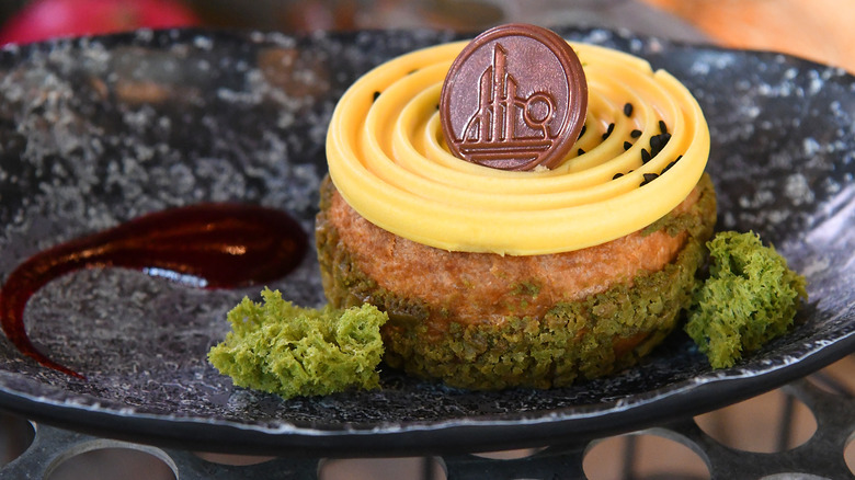 A Disney World dessert