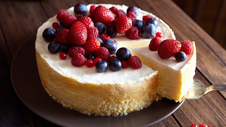 strawberry mascarpone cheesecake