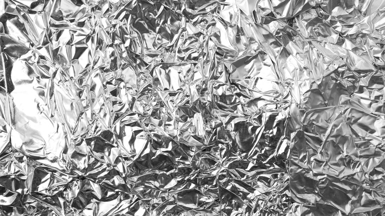 Crinkled aluminum foil
