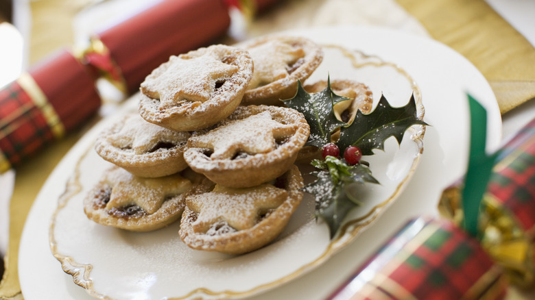 Pile of mince pies 