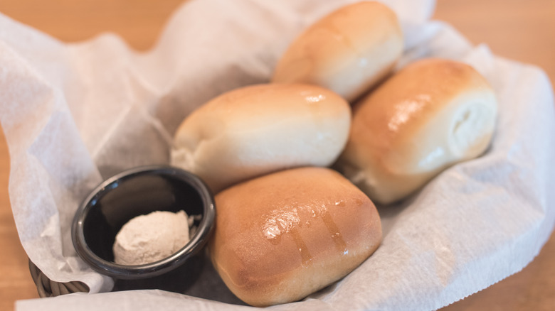 Texas Roadhouse rolls and butter