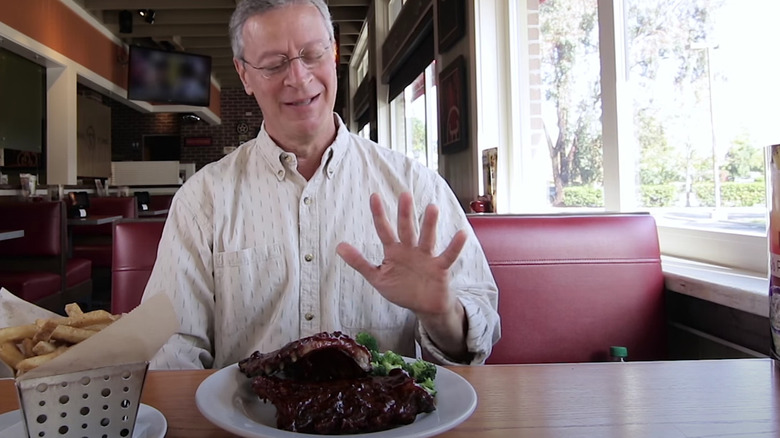 Guy Bommarito rejecting Chili's ribs