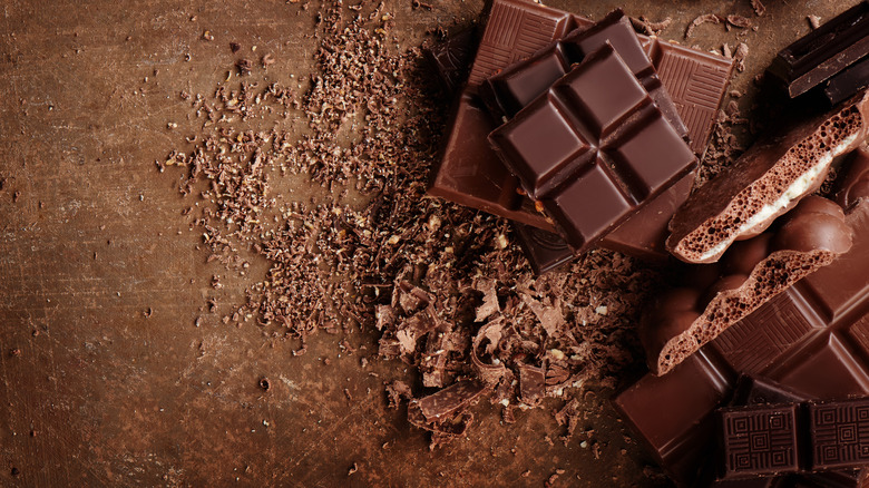 Bars and grated chocolate