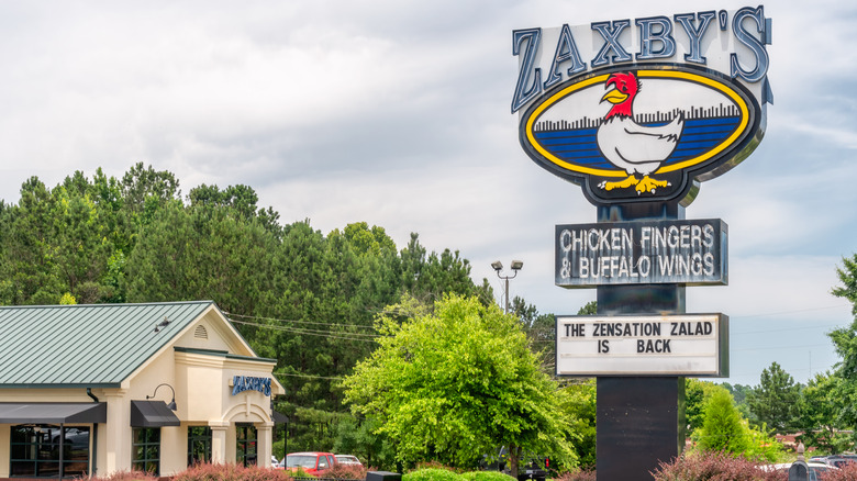 Outside of a Zaxby's restaurant