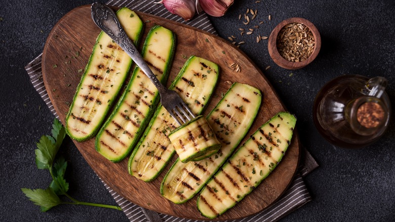 Grilled zucchini slices