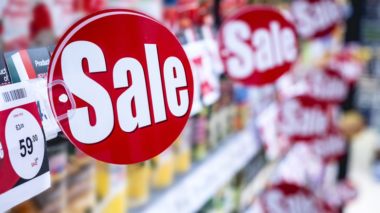 Grocery store promotional advertisements