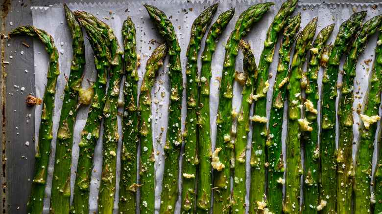 Asparagus on pan