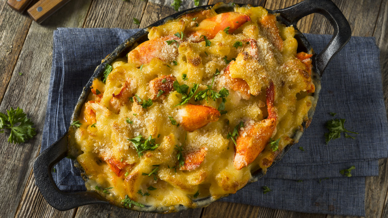 Lobster mac and cheese with fresh parsely