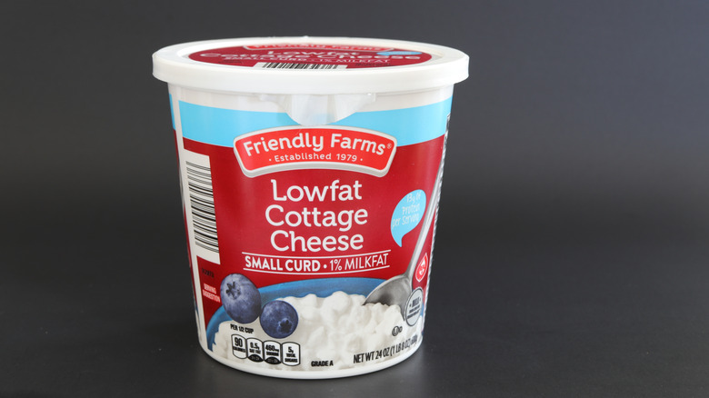 Container of Friendly Farms lowfat cottage cheese.