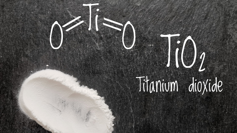 Titanium dioxide powder with chalk label