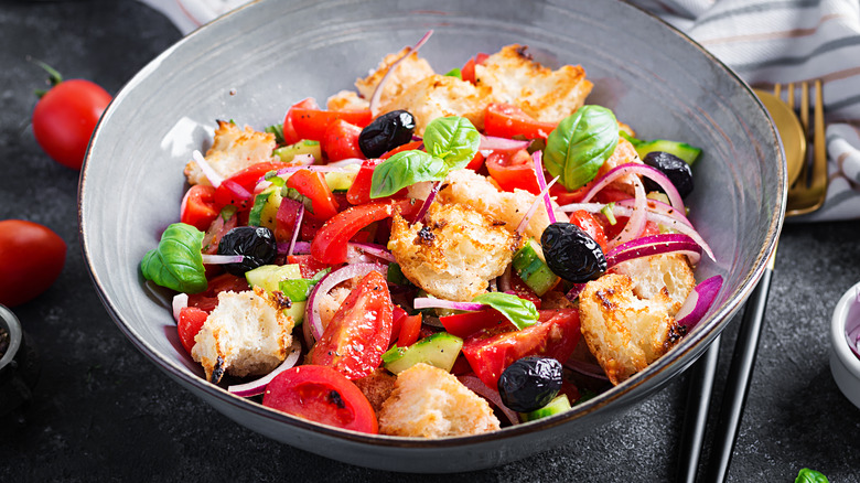 Salad topped with croutons