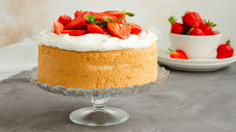 Angel food cake with strawberries