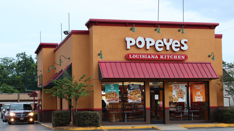 Popeyes' drive-thru with balcony