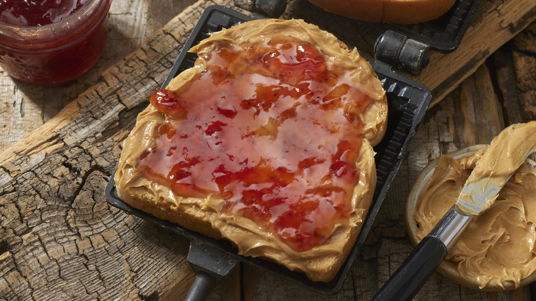 pb&j sandwich on pie iron