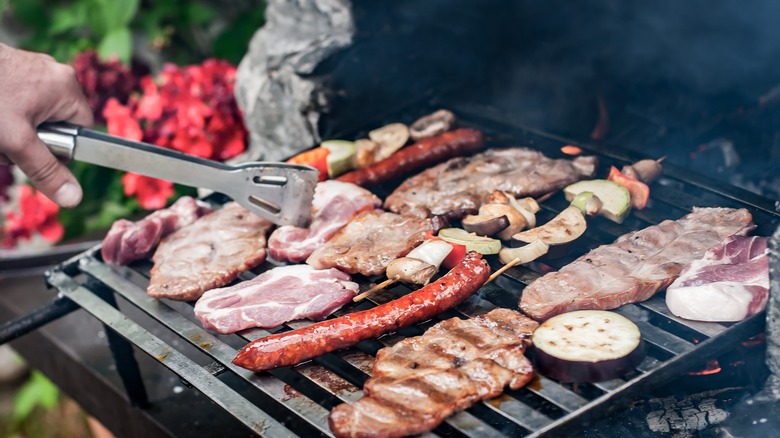 grilling meat 