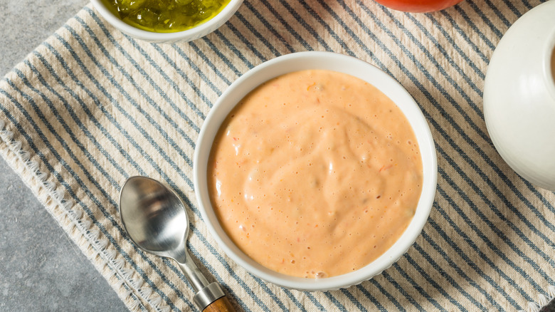 bowl of thousand island dressing