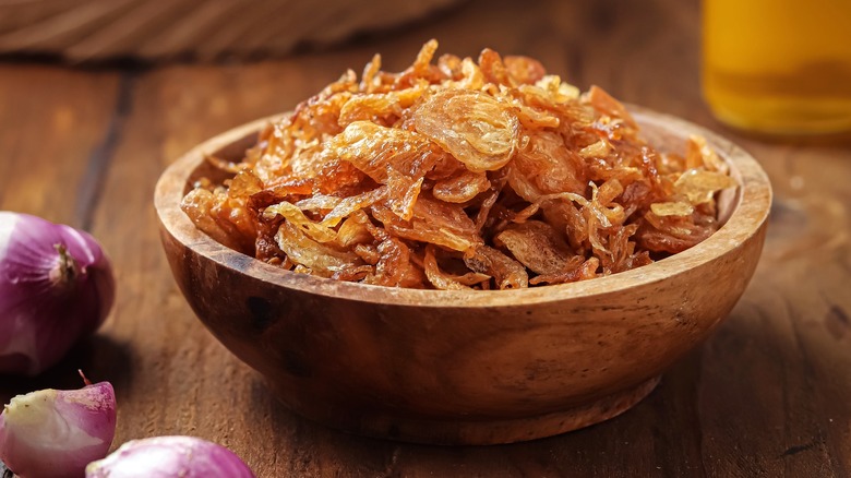 bowl of fried shallots