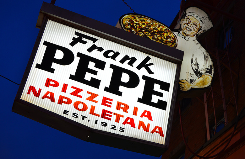 Connecticut: Frank Pepe Pizzeria Napoletana (New Haven)