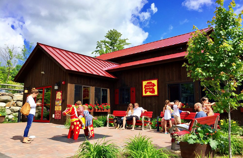 New Hampshire: Polly's Pancake Parlor (Sugar Hill)