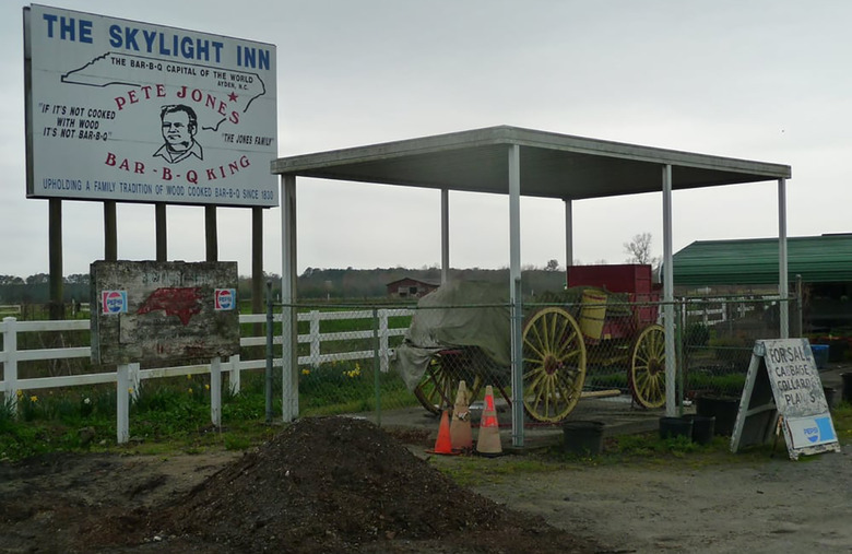 North Carolina: Skylight Inn (Ayden)