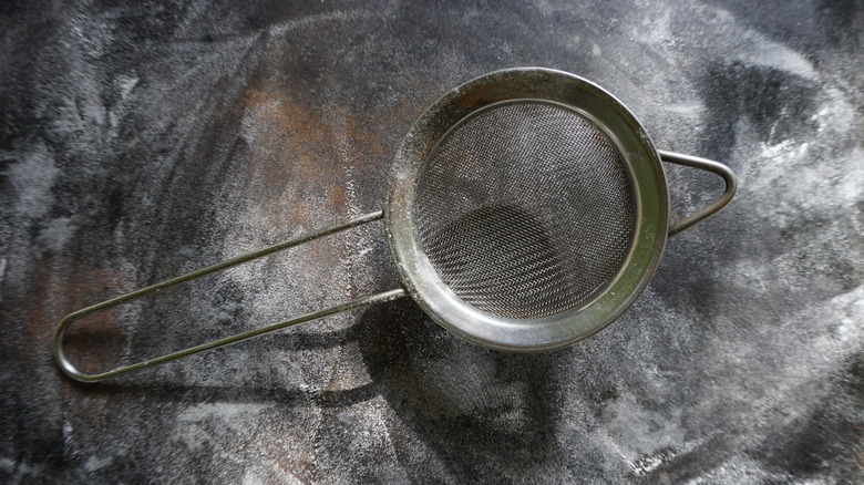 Small fine mesh strainer