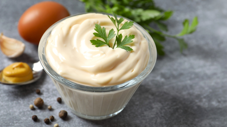Containers of Mayo and Miracle Whip