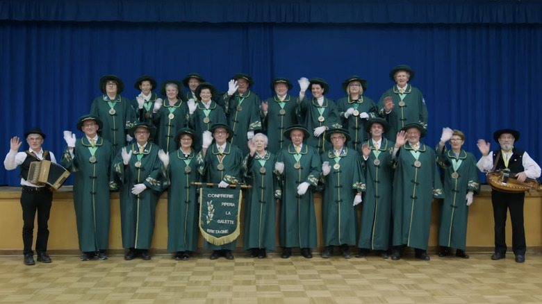 The Galette members standing together