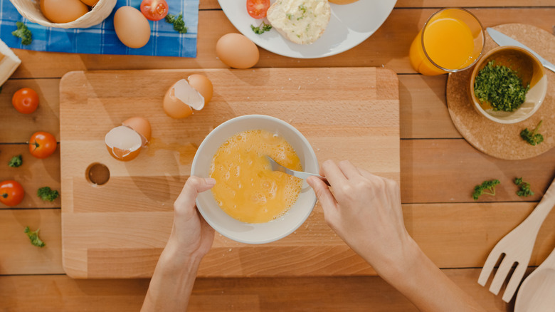 Omelet prep