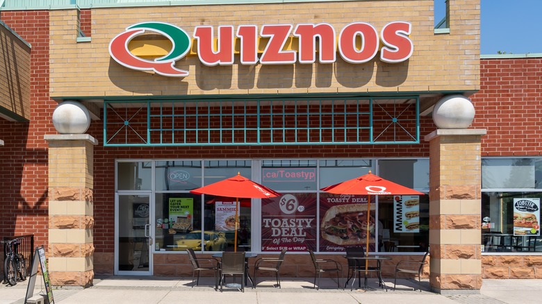  Quiznos storefront