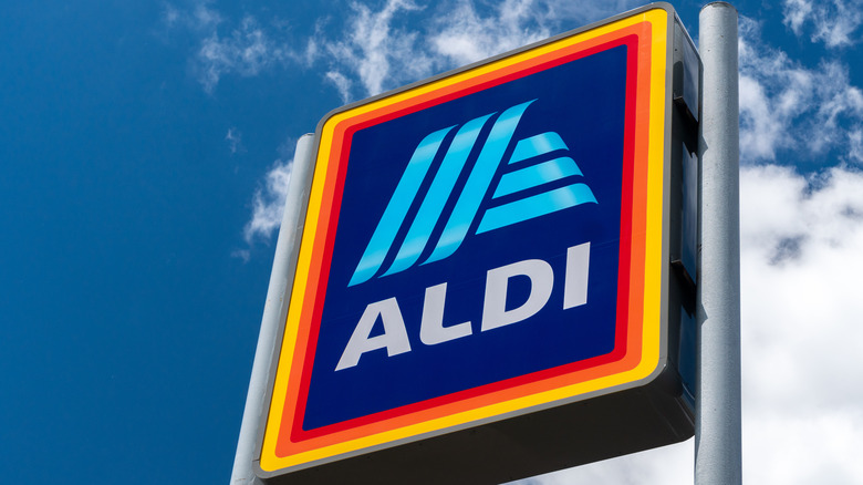 Aldi store sign