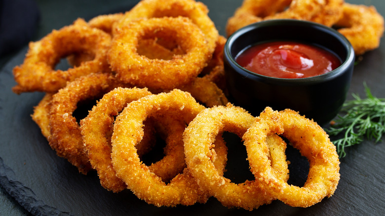 Onion rings with side of ketchup