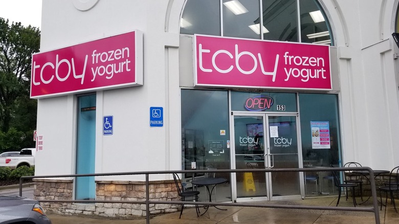 TCBY storefront