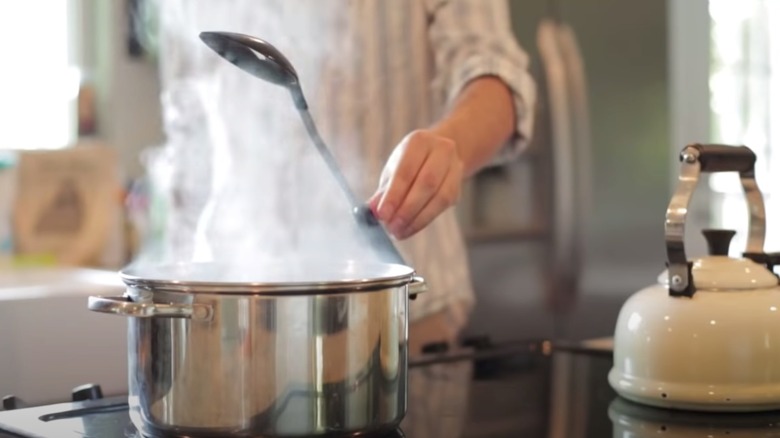resting spoon in pot handle