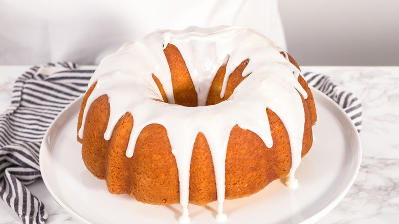 glazed lemon Bundt cake