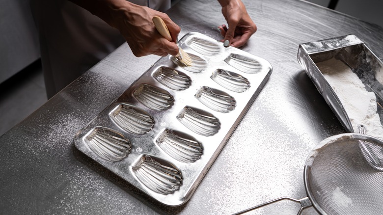 Preparing a madeleine pan