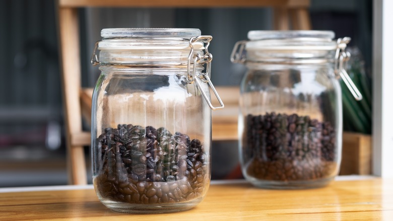 Coffee store in airtight container