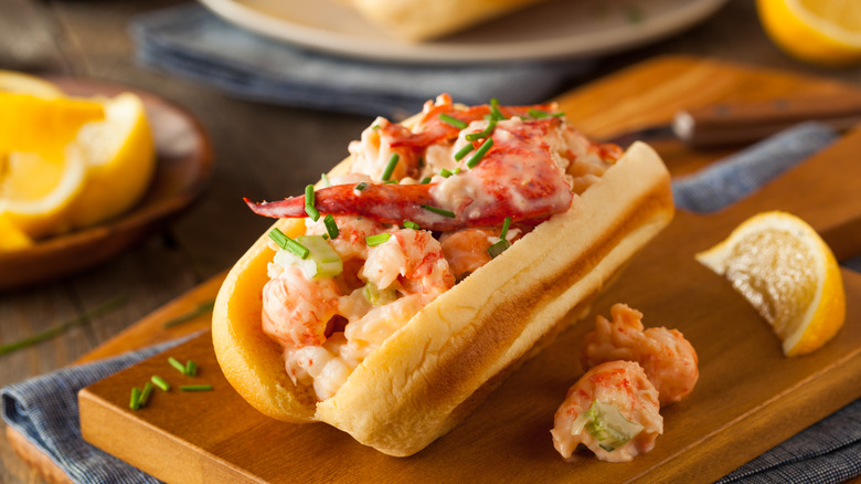 Hot lobster roll