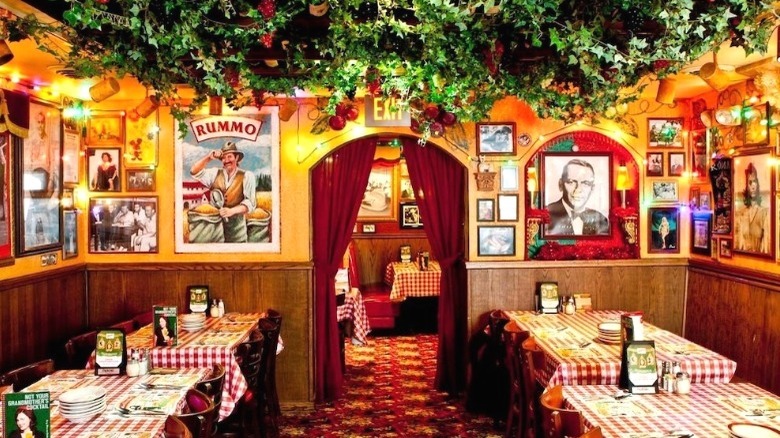 Buca di Beppo interior 